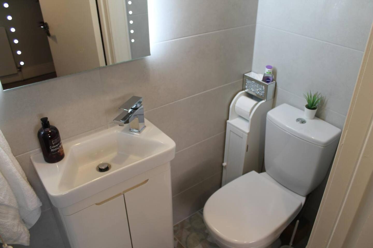 4 Bed Boutique House Lisburn Road Villa เบลฟาสต์ ภายนอก รูปภาพ