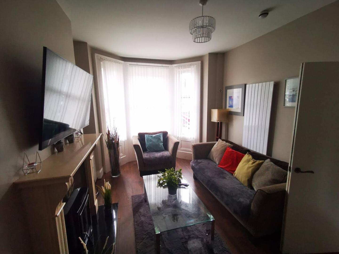 4 Bed Boutique House Lisburn Road Villa เบลฟาสต์ ภายนอก รูปภาพ